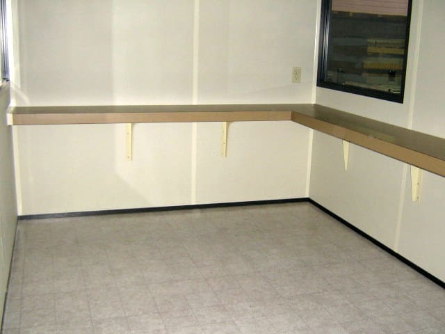 Forkliftable Office Interior with Factory Installed Work Surfaces