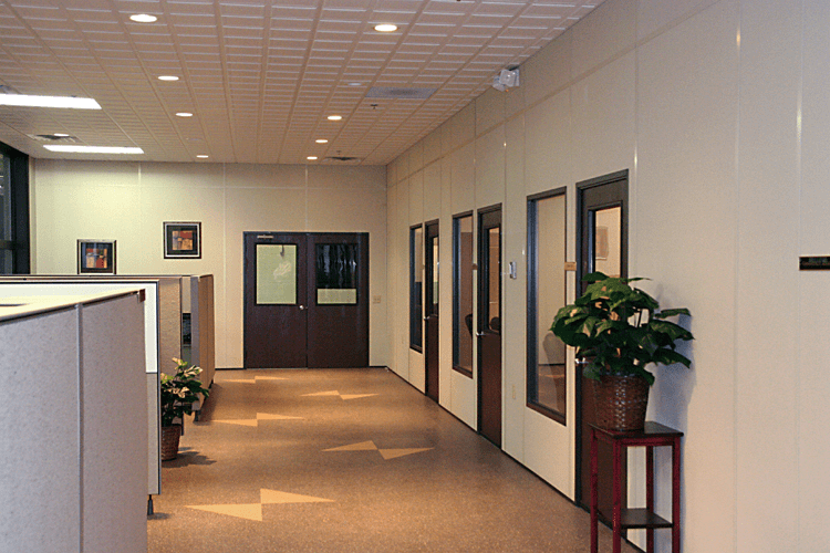Modular Office Walls Create Engineering Offices