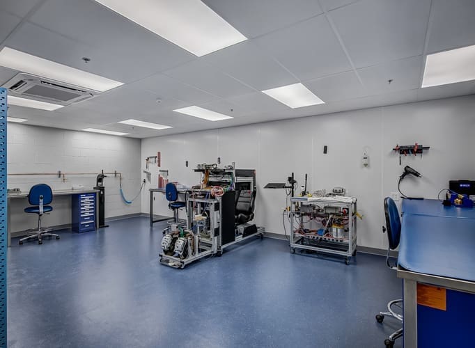 27′ x 35′ Laboratory